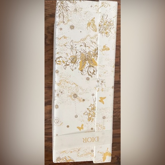 2021 Christian Dior Holiday Gold Holiday Gift Box Present Note Cards Stationary - Picture 6 of 12